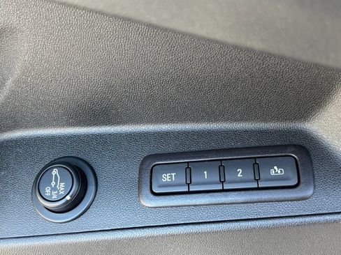 Used 2020 Chevrolet Equinox Premier AWD/4WD image 12