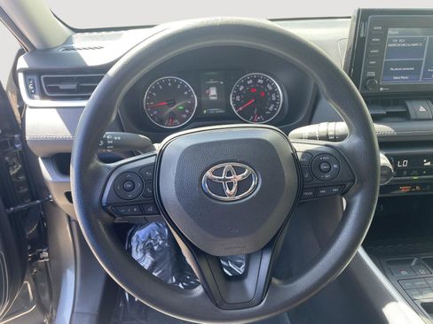 Used 2022 Toyota RAV4 XLE image 13