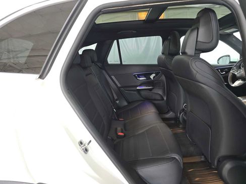 Used 2024 Mercedes-Benz GLC 300 image 12