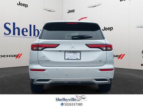 Used 2024 Mitsubishi Outlander SE image 5