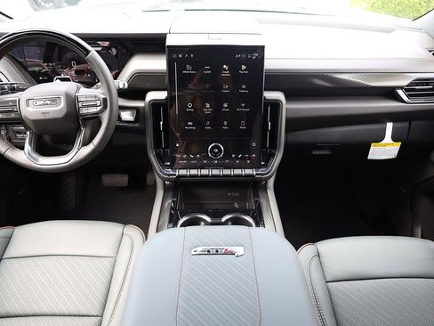 New 2026 GMC Yukon XL AT4 AWD/4WD image 19