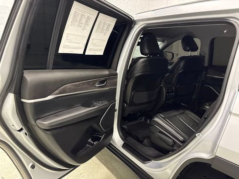 Used 2021 Jeep Grand Cherokee L Limited AWD/4WD image 30
