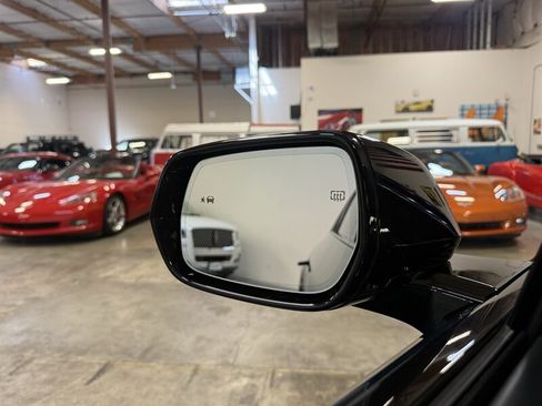 Used 2024 Cadillac Lyriq Sport AWD/4WD image 31