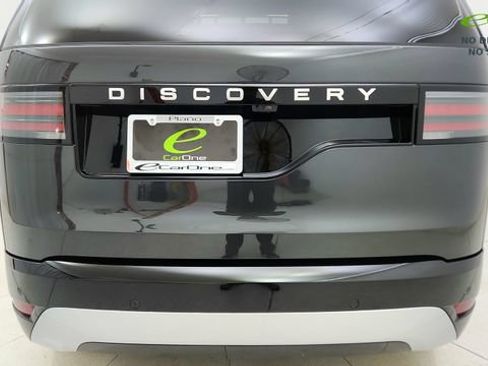 Used 2024 Land Rover Discovery Metropolitan Edition AWD/4WD image 12