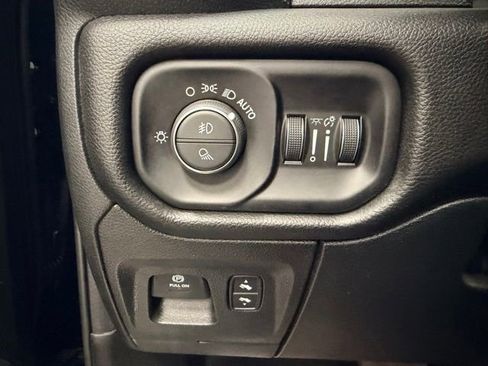 Used 2022 RAM 1500 Laramie AWD/4WD image 17