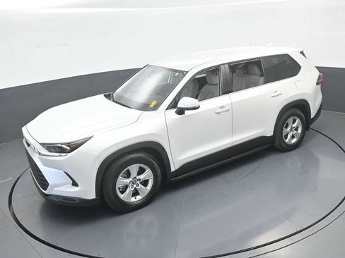 Used 2025 Toyota Grand Highlander FWD image 44