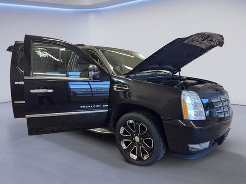 Used 2013 Cadillac Escalade ESV Luxury AWD/4WD image 7