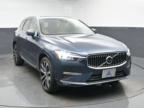 Used 2023 Volvo XC60 B5 Ultimate w/ Climate Package AWD/4WD image 2