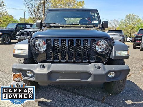 Used 2022 Jeep Gladiator Sport AWD/4WD image 2