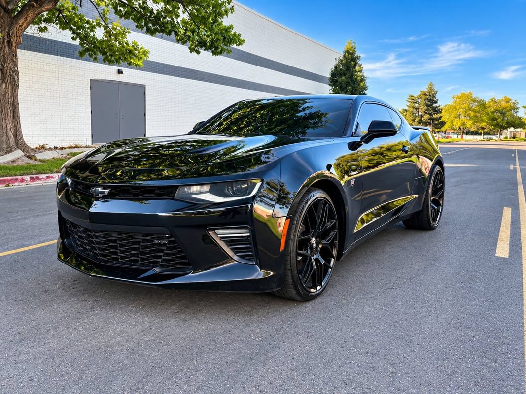 Used 2016 Chevrolet Camaro SS RWD image 1