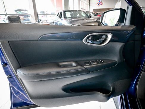 Used 2017 Nissan Sentra SR w/ Electronics Package FWD image 15