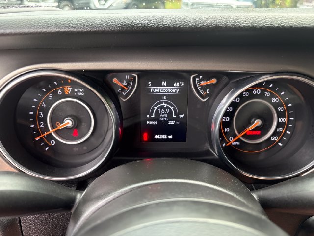 Used 2021 Jeep Gladiator Sport w/ Trailer Tow Package AWD/4WD image 13