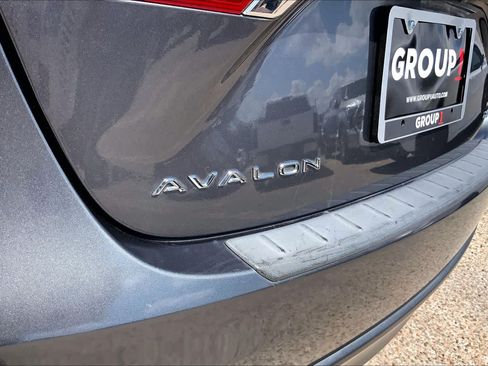 Used 2015 Toyota Avalon XLE Touring FWD image 31