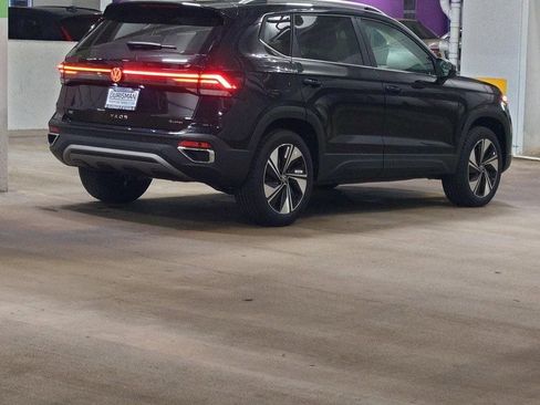 New 2025 Volkswagen Taos SE image 6