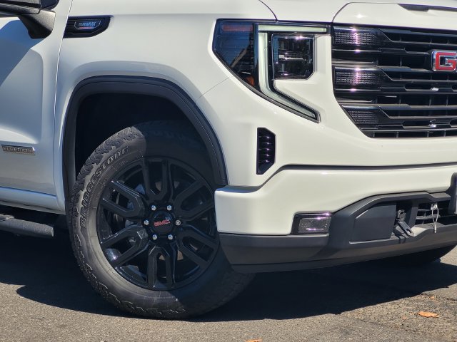 Used 2024 GMC Sierra 1500 Elevation w/ X31 Off-Road Package AWD/4WD image 4