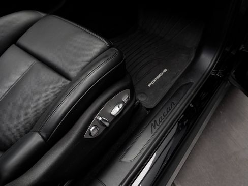 Used 2023 Porsche Macan image 35