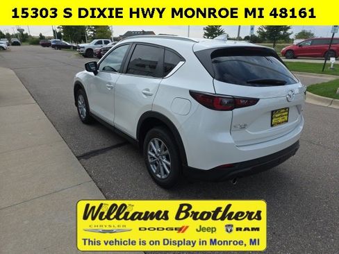 Used 2023 MAZDA CX-5 AWD 2.5 S w/ Select Package image 9