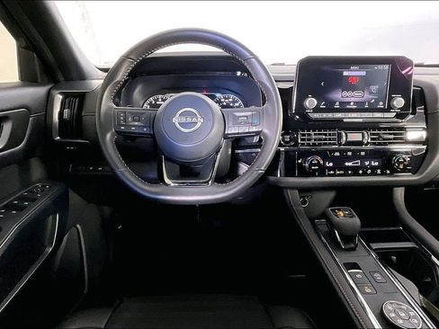 Used 2025 Nissan Pathfinder Rock Creek image 7