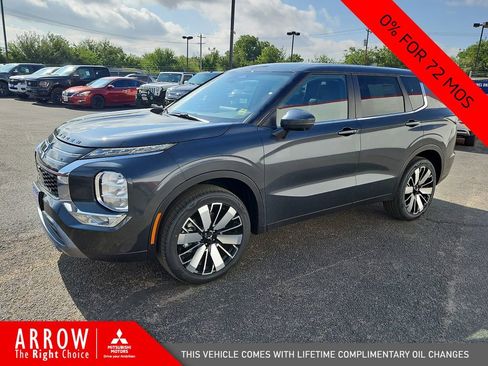 New 2025 Mitsubishi Outlander SE image 5