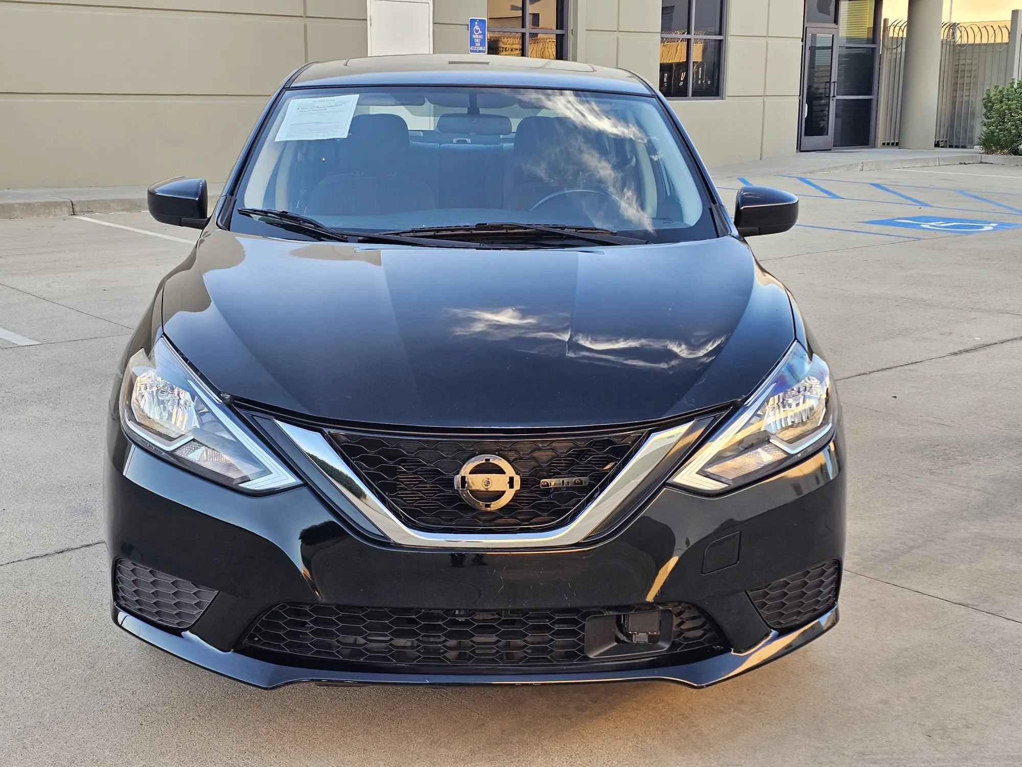 Used 2019 Nissan Sentra SV w/ Special Edition Package FWD image 3