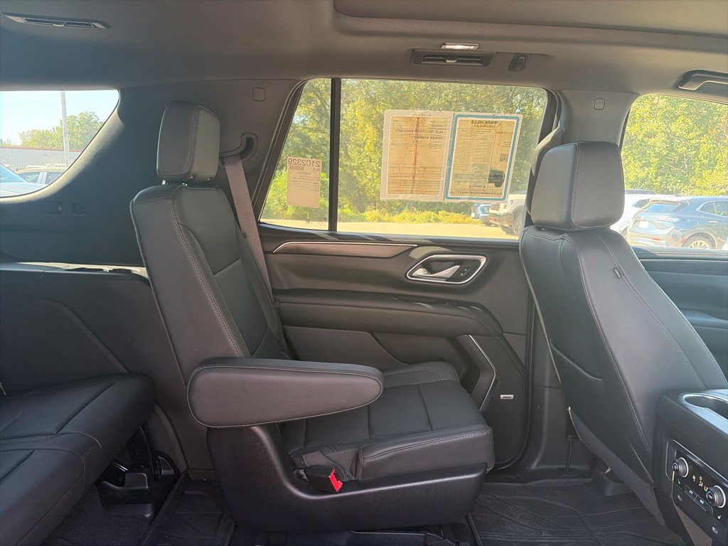 Used 2024 Chevrolet Tahoe Z71 w/ Luxury Package AWD/4WD image 12