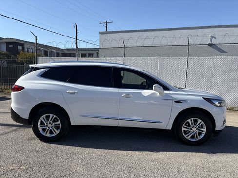 Used 2019 Buick Enclave Essence image 24