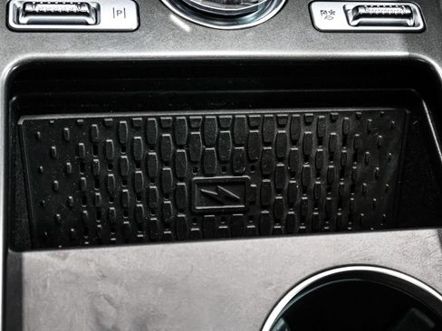 Used 2025 Lincoln Nautilus Reserve w/ Jet Appearance Package image 34