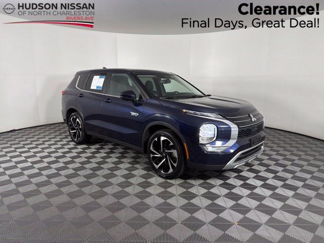 Used 2024 Mitsubishi Outlander SE AWD/4WD image 1