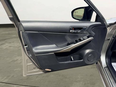 Used 2016 Lexus IS 300 AWD w/ Premium Package image 14
