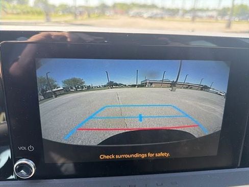 Used 2024 Toyota Prius XLE image 18