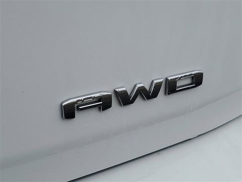 Certified 2024 GMC Terrain SLE image 8