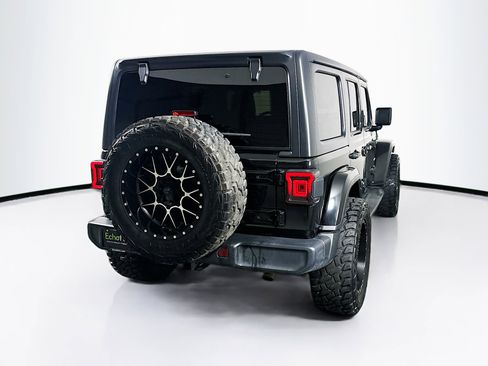 Used 2019 Jeep Wrangler Unlimited Sahara AWD/4WD image 9