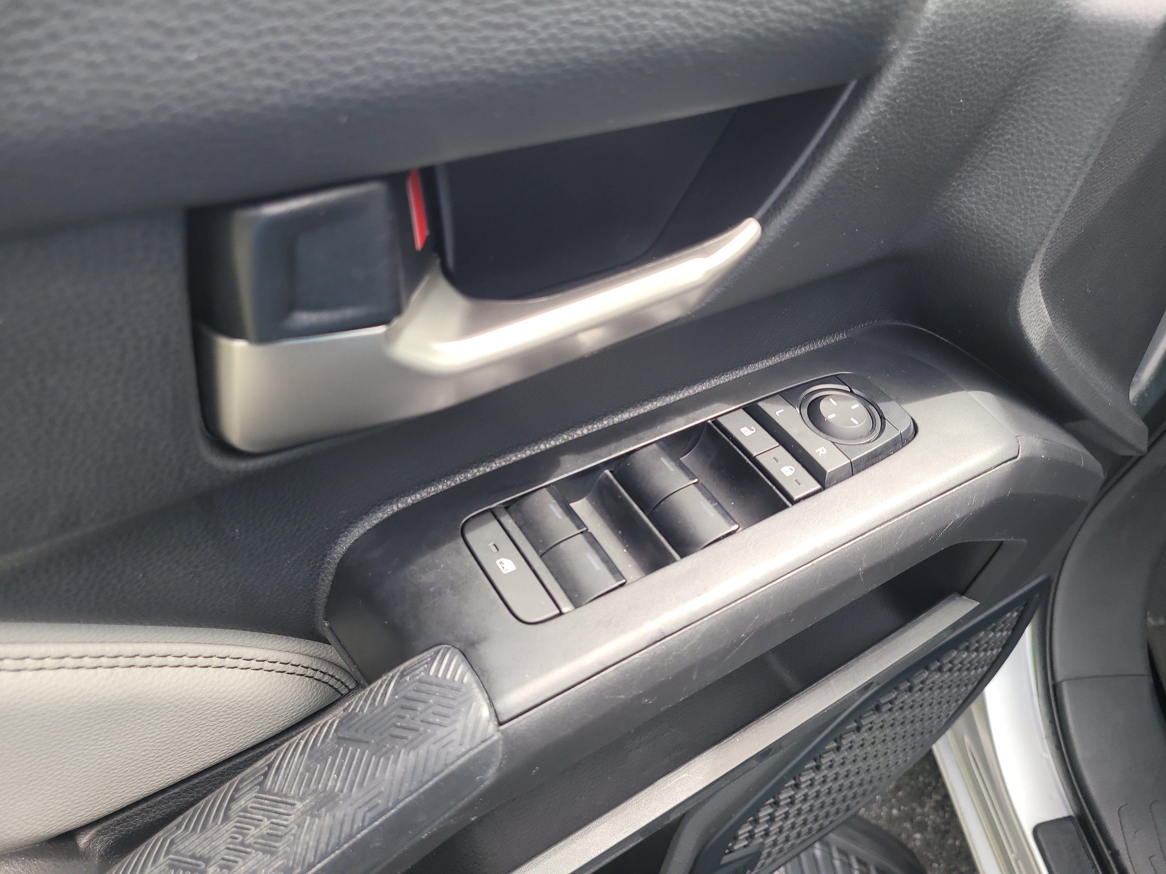 Certified 2024 Toyota Tacoma Limited w/ Limited Package (LT) AWD/4WD image 19