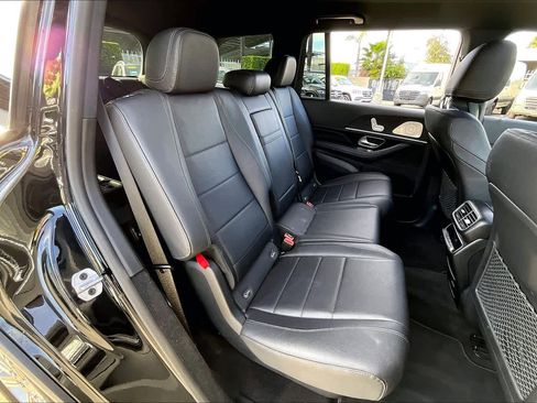 Used 2021 Mercedes-Benz GLS 450 4MATIC image 19