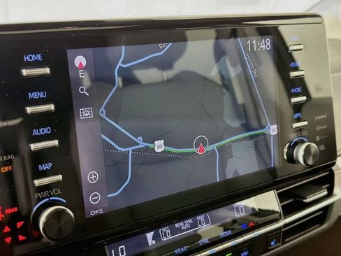Used 2022 Toyota Sienna XLE w/ XLE Plus Package FWD image 19