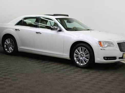 Used 2014 Chrysler 300 C w/ Light Group image 1