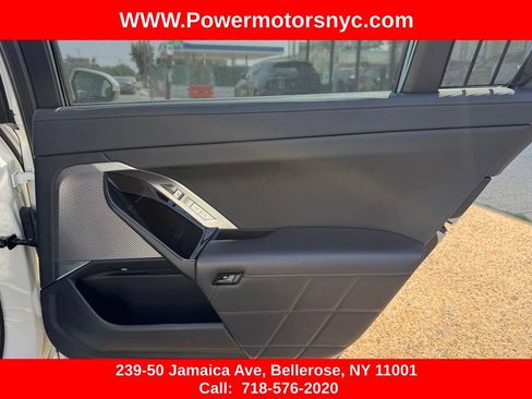 Used 2024 BMW 740i xDrive AWD/4WD image 30