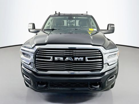 Used 2023 RAM 5500 Laramie AWD/4WD image 2