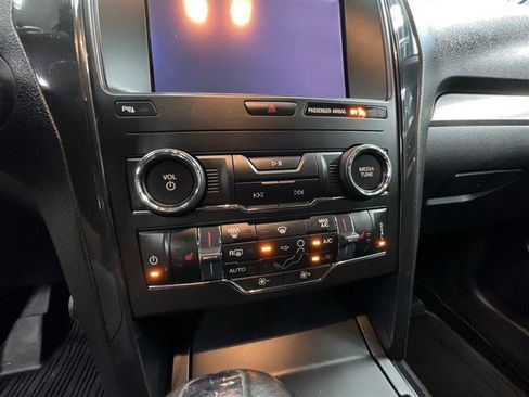 Used 2019 Ford Explorer XLT w/ Equipment Group 201A AWD/4WD image 16