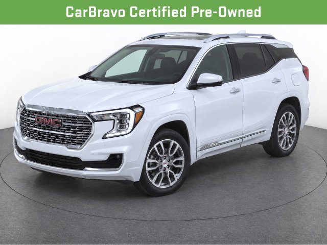 Used 2024 GMC Terrain Denali w/ Denali Premium Package AWD/4WD image 2