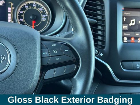 Used 2019 Jeep Cherokee Latitude Plus image 10