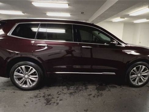 Used 2021 Cadillac XT6 Premium Luxury image 9