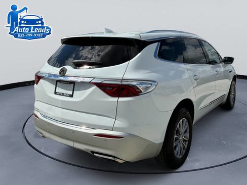 Used 2023 Buick Enclave Essence image 5