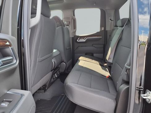 New 2025 GMC Sierra 1500 Elevation image 12