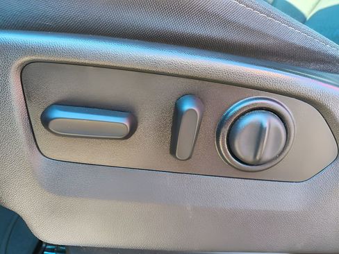 Used 2020 Chevrolet Silverado 1500 LT w/ All-Star Edition image 18