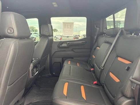 Used 2024 GMC Sierra 1500 AT4 w/ Technology Package AWD/4WD image 15
