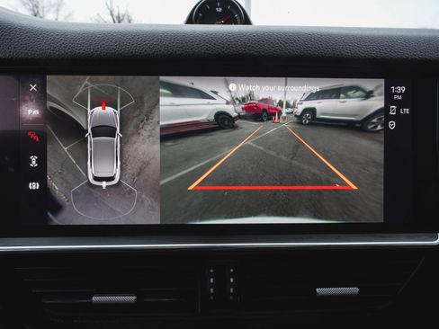 Used 2023 Porsche Cayenne Base w/ Premium Package image 20