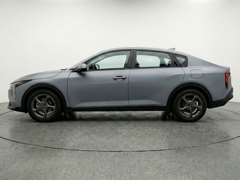 Used 2025 Kia K4 LXS image 5