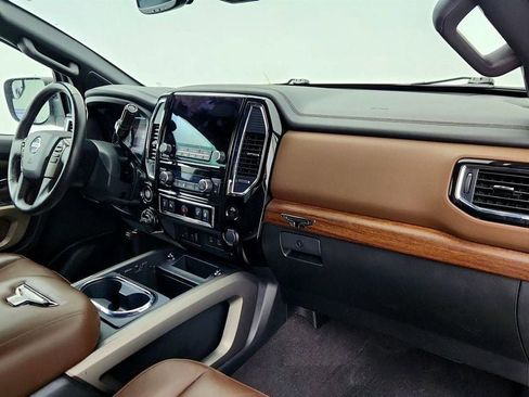 Used 2022 Nissan Titan Platinum Reserve w/ Moonroof Package image 23