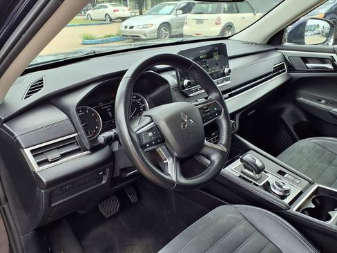 Used 2024 Mitsubishi Outlander SE FWD image 10